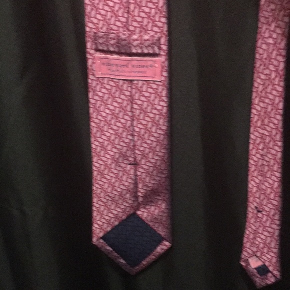 Vineyard Vines Necktie - Picture 4 of 4